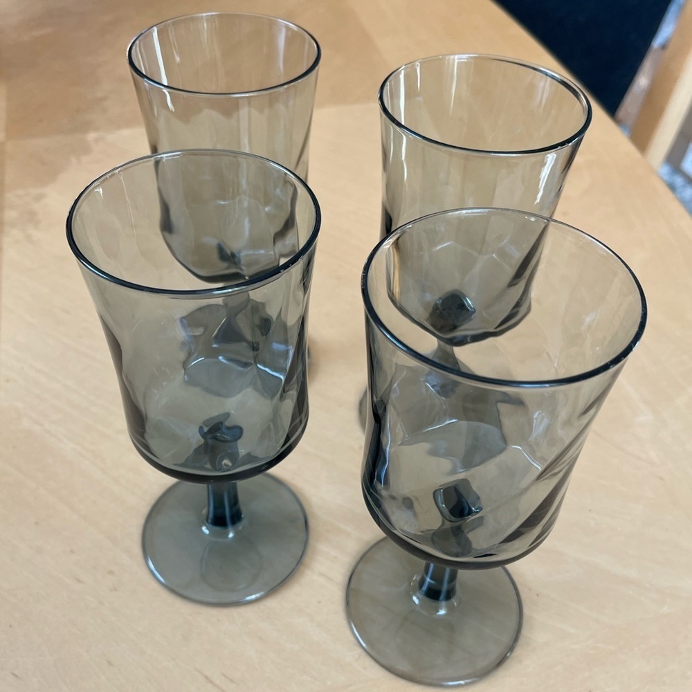 Vintage Libbey Smoke Gray Optic Swirl goblet set of 4, 8 oz. - Picture 15 of 16